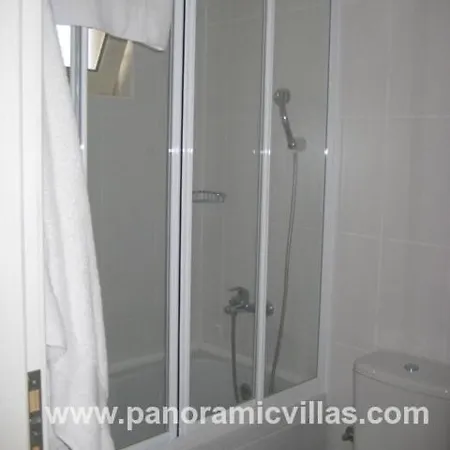 Sleeps 8 Pool Air Con Villa *
